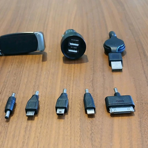 Car charger 8 in 1 universal with phone holder used