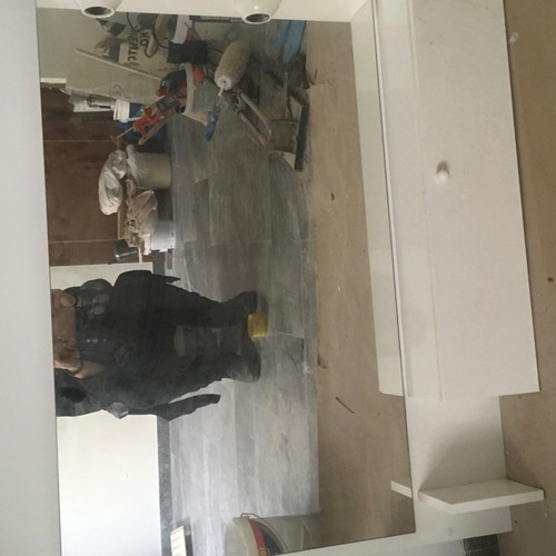 Bathroom mirror with cabinet and shelves white like new