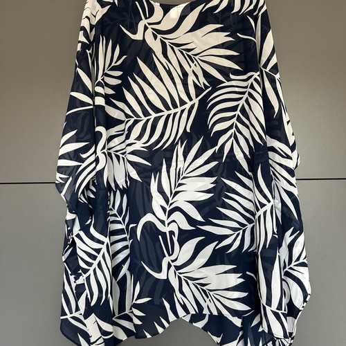 Beach Pareo new, size XXL 44 16, white and blue