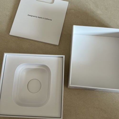 AirPods empty box like new, Apple