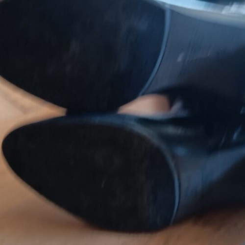 Leather boots size 40 black like new