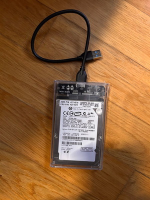 Hitachi 2.5” 320GB USB 3.0 диск употребяван