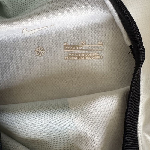 Nike Liverpool FC Away Kit kids set used, size 122-128 cm