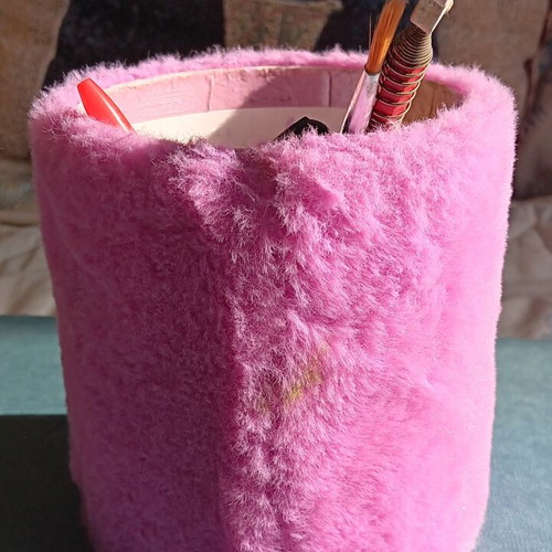 Fluffy pink pencil holder with unicorn design