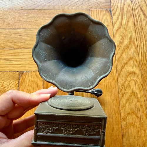 Vintage metal gramophone miniature used, bronze finish