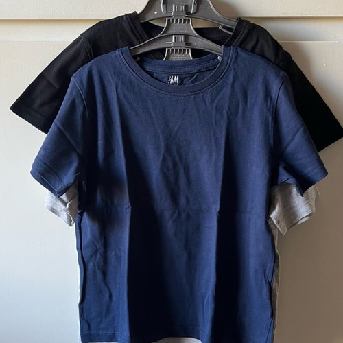 H&M short-sleeve shirts used for 4-6 years, black-blue-gray