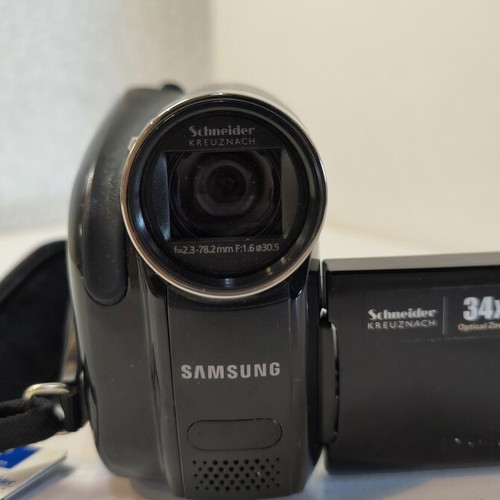 Samsung VP-DX100 DVD Camcorder new, complete with original box