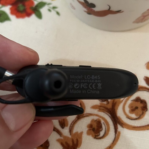 New Bee LC-B45 Bluetooth handsfree headset like new
