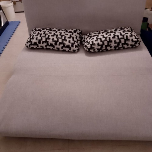 Two-seater sofa like new, foldable, 140x80 cm with pillows