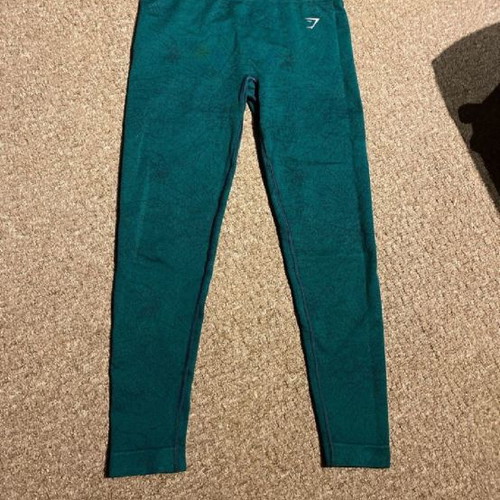 Gymsark sports set green like new, sports bra Xs, leggings M