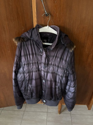 Teen jacket with hood used, size XL, purple