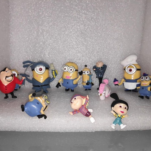 Minions Despicable Me collectible set of 12 figures