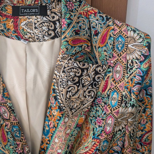 Satin Lahouri Jacket new, size medium