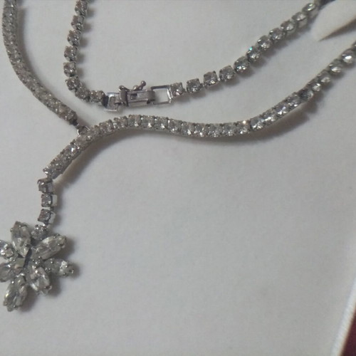 Silver necklace 925° with sparkling crystals like new