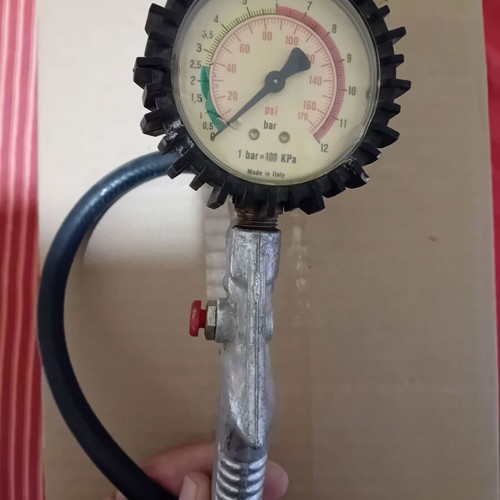Manometer with air gun used, Italian made