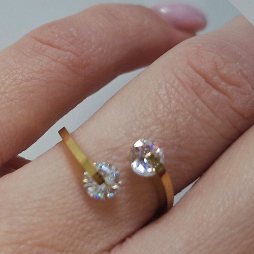 Stainless steel ring new with zircon gold color