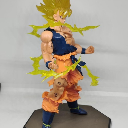 Son Goku Super Saiyan figure 16cm like new, Dragon Ball collectible