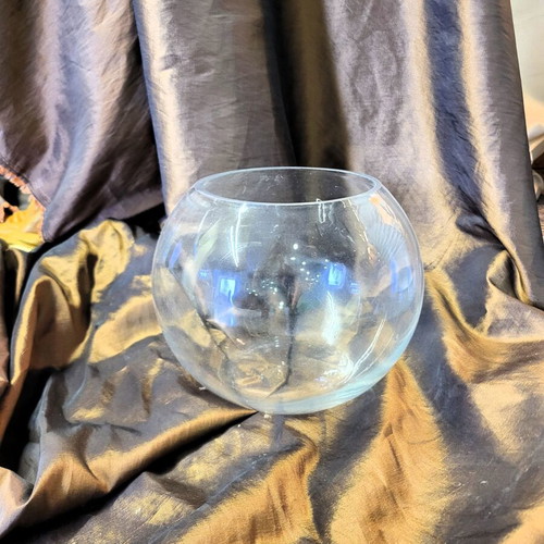 Set of 2 Glass Spherical Vases like new, white and transparent, 16cm