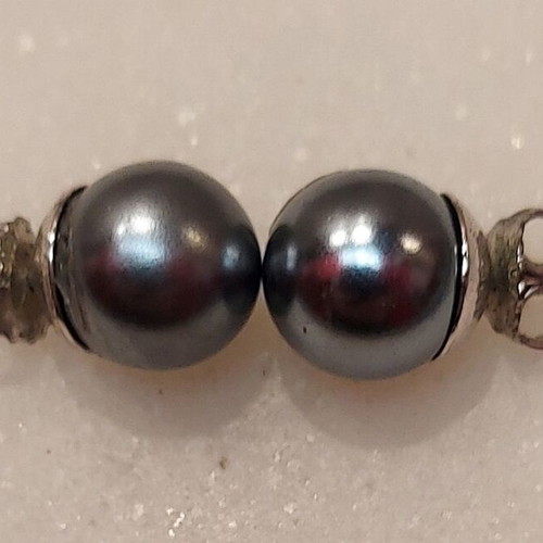 Hematite necklace and earrings set with large pearl like new