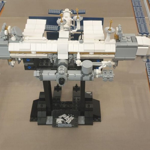 Lego Ideas International Space Station 21321 like new, 864 pieces with instructions and box