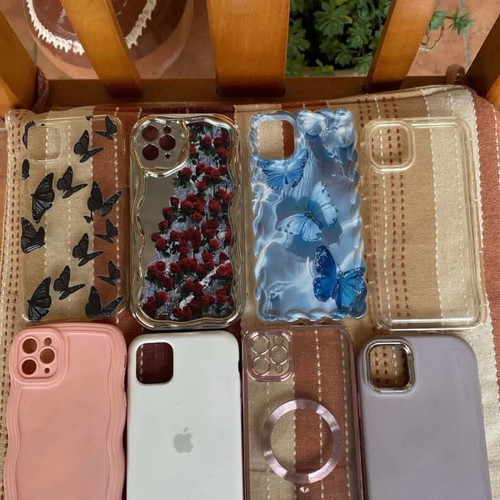 iPhone 11pro Max cases like new