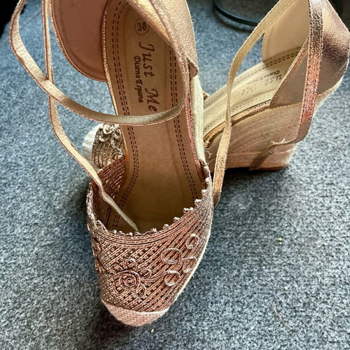 Espadrille platform sandals like new, champagne bronze color, size 38