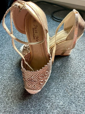 Espadrille platform sandals like new, champagne bronze color, size 38