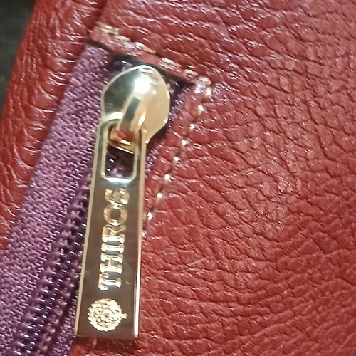 Thiros crossbody bag new, burgundy with side pocket