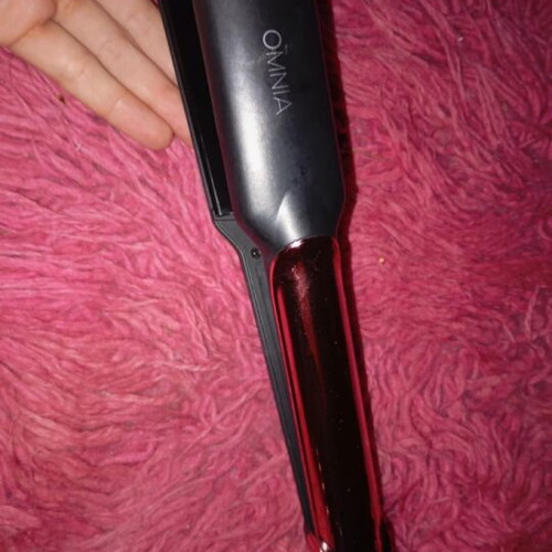 Omnia hair straightener like new with ceramic plate