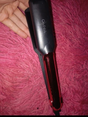 Omnia hair straightener like new with ceramic plate
