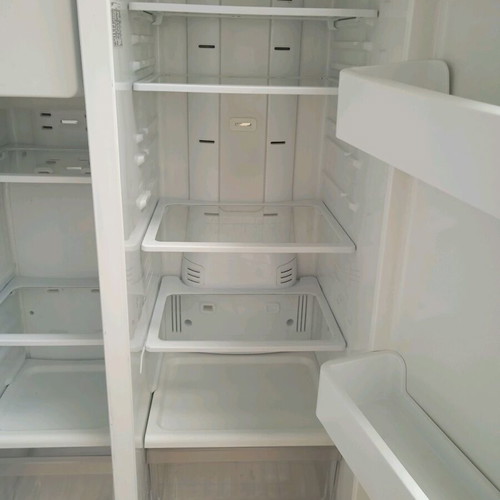 Samsung refrigerator parts like new, 7 door bins, 8 shelves, 4 drawers