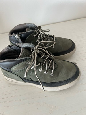 Timberland boys' boot used, size 31, cypress green