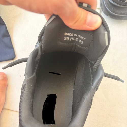 Trainers B22 never worn, top condition, size 43, black