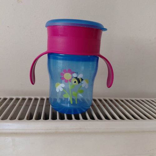 Educational cup like new, minimally used