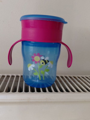 Educational cup like new, minimally used