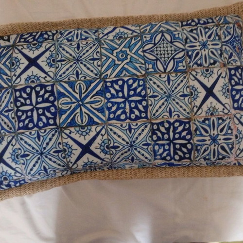 Decorative pillows like new