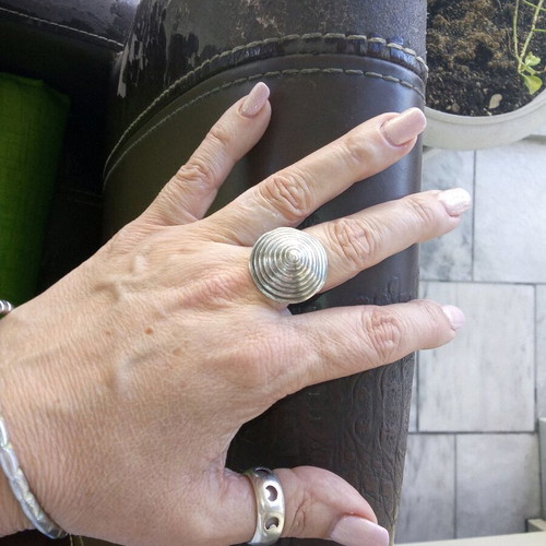 Silver 925 ring with spiral design like new