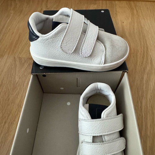 Babywalker kids sneakers size 21 like new, white with grey details