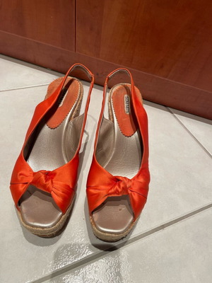 Orange platform shoes used, size 39