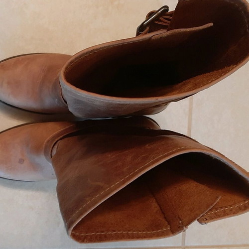 Leather boots brown tan size 39 like new