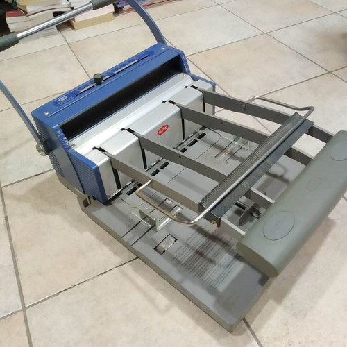 Spiral binding machine SPC RBX 100 used with free metal spirals