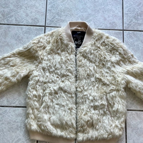 Fur jacket excellent condition, size M, white