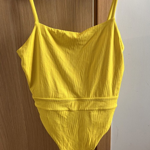 Nadia Rapti swimsuit size medium new, yellow