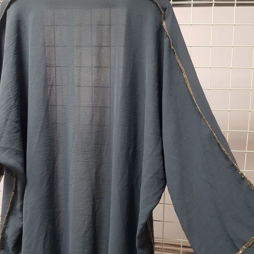 Stylish reversible long cape like new, gray and gold