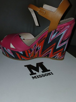 Γυναικείες πλατφόρμες Missoni.
