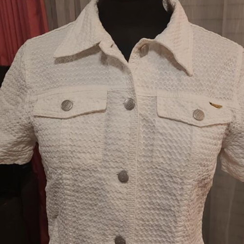 Sarah white shirt size M like new with metallic buttons