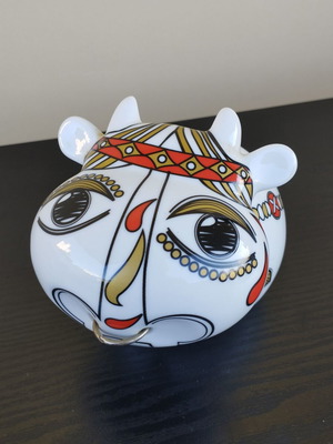 Table decorative cow like new