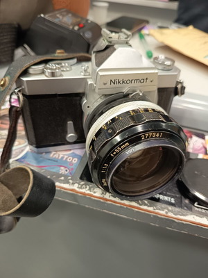 Nikkormat φωτογραφική μηχανή με φακό 55mm 1.2 σαν καινούργιο