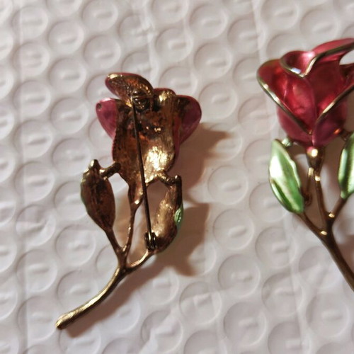 Pins used, set of 2 with rose design