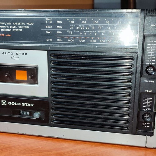 Gold Star TCR-444 vintage radio-cassette player used, 80s